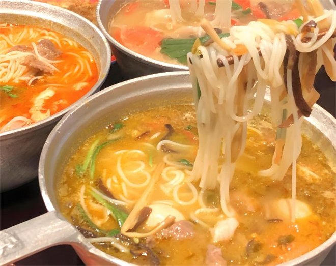 萝卜头小锅米线