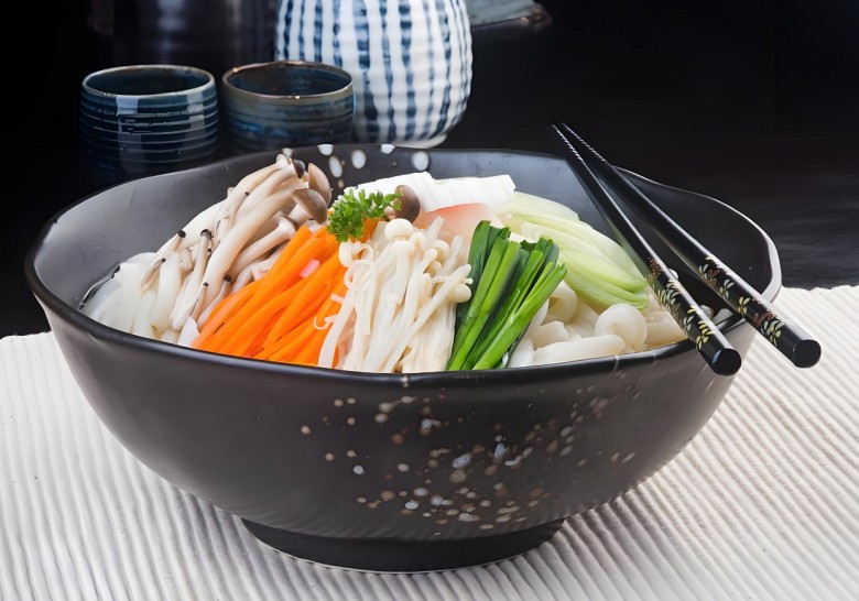 施大厨菌汤鲜花过桥米线加盟