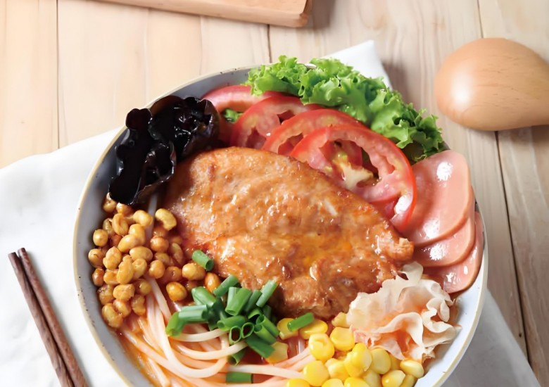 施大厨菌汤鲜花过桥米线加盟