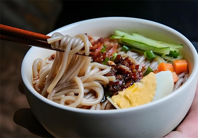 踏香来过桥米线