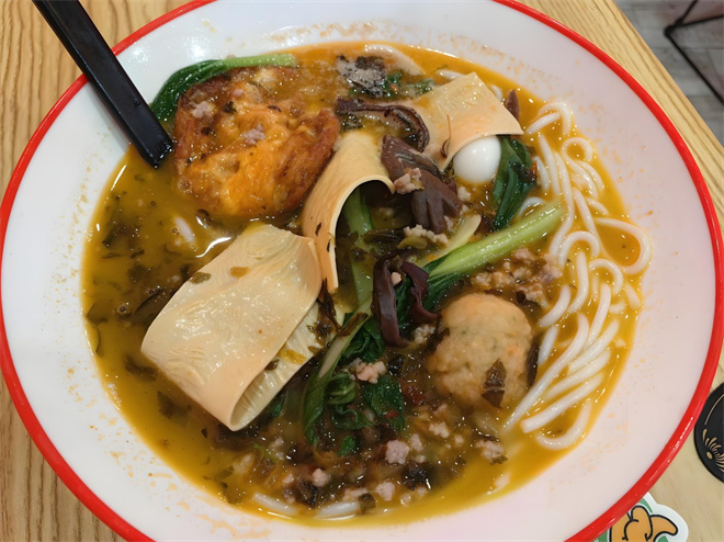 尤先生过桥米线