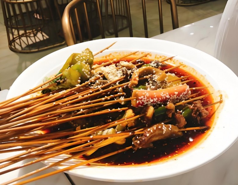 初岸精致串串香火锅加盟