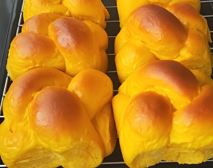 向阳松鼠面包烘焙