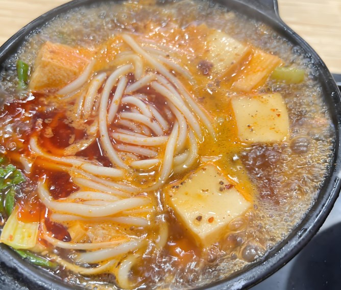 闺米云南过桥米线加盟