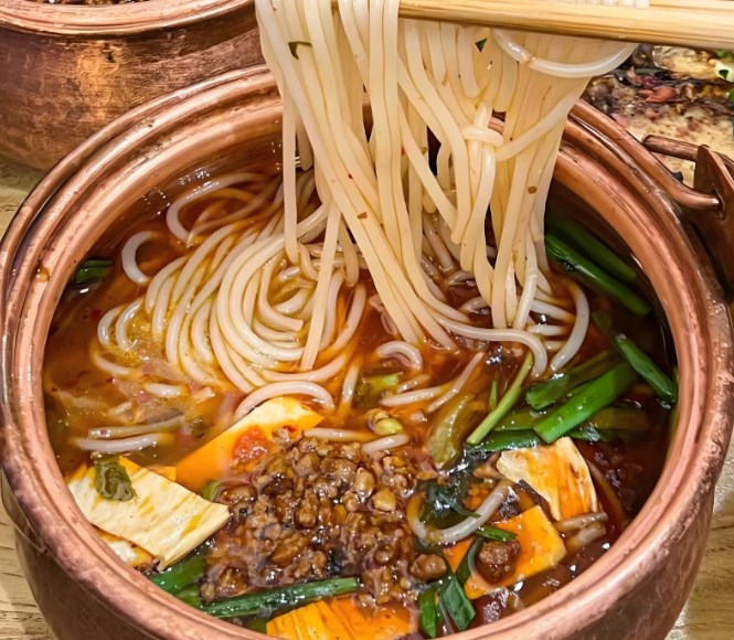 闺米云南过桥米线加盟