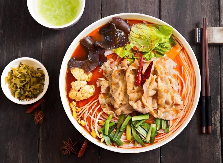 闺米云南过桥米线加盟