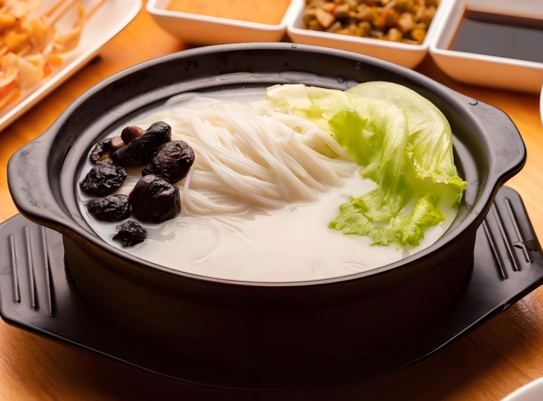 雷鼓巷过桥米线