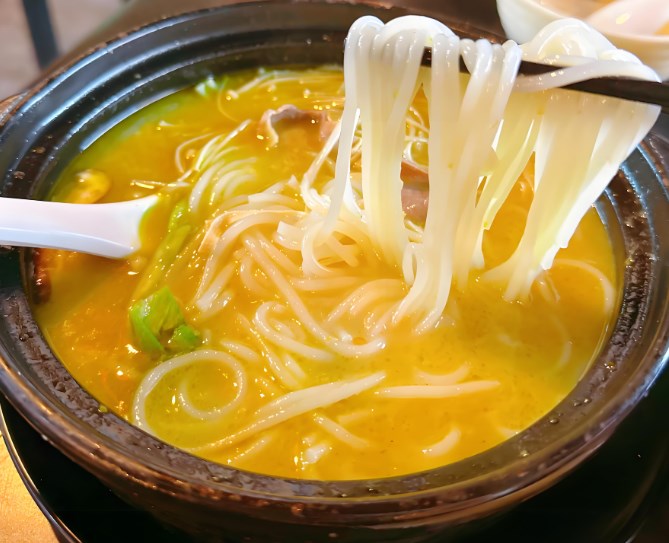 饞嘴佬過橋米線加盟