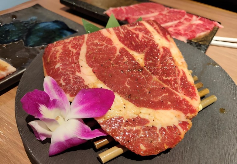 金三泰超级黑猪烤肉