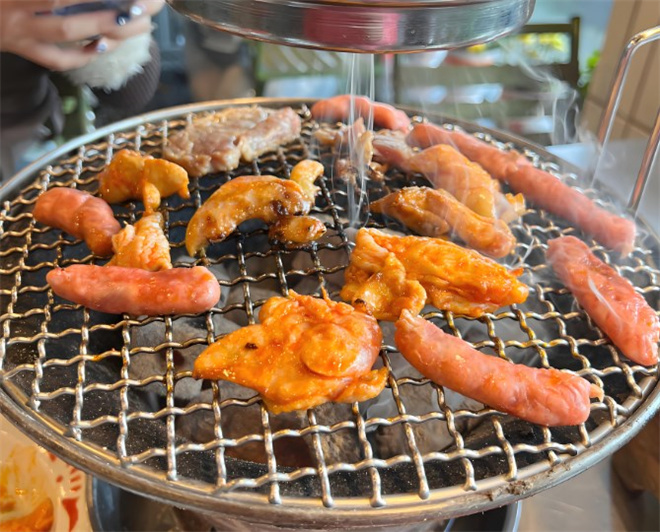 金吉顺地摊烤肉加盟