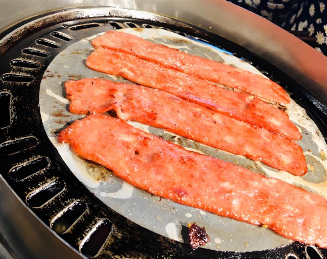 晓燃地摊烤肉加盟