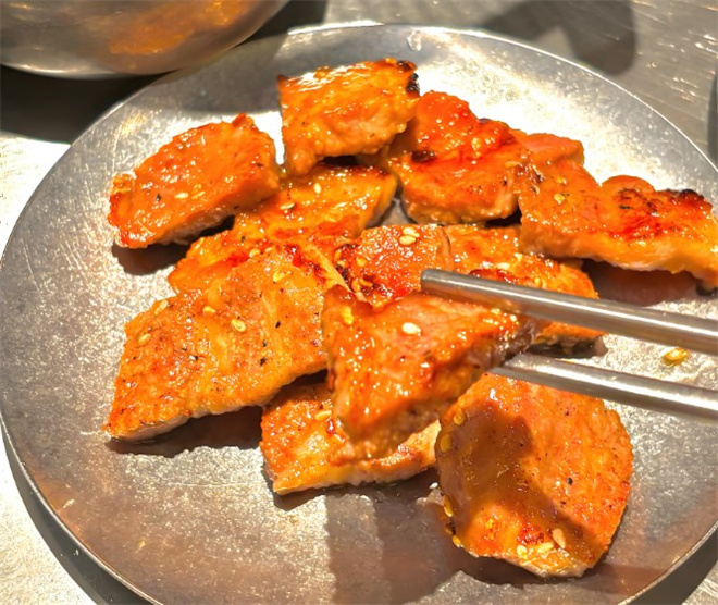 青牧里泥炉炭火烤肉