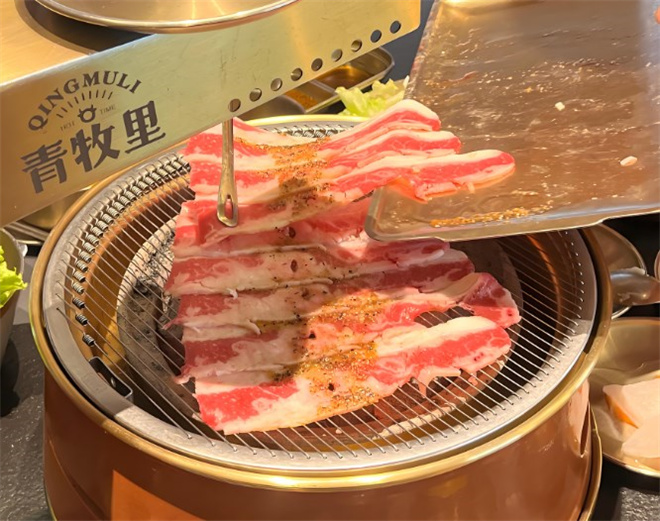青牧里泥炉炭火烤肉加盟