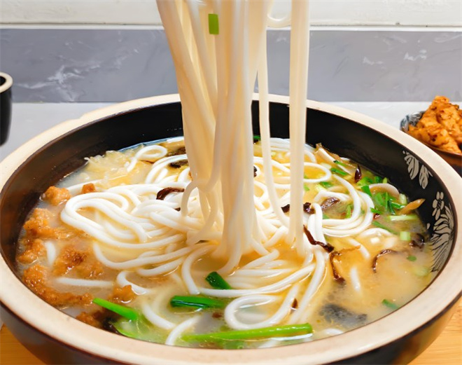 爱上锋味过桥米线加盟