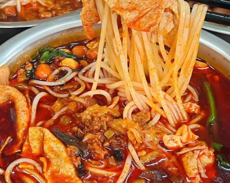中二班鲜辣螺蛳粉