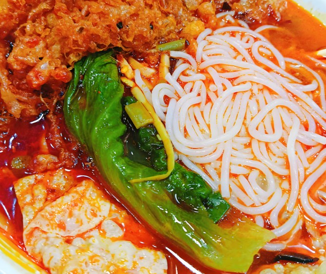 中二班鲜辣螺蛳粉