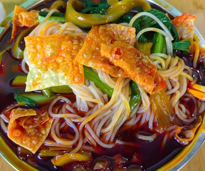 杨融青螺蛳粉加盟