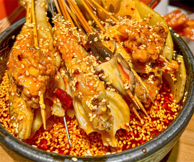 柿子树下串串香 柿子树下串串香