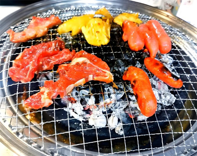 小马扎地摊烤肉