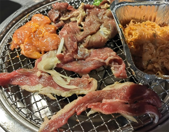 集合燥肉炭火烤肉加盟