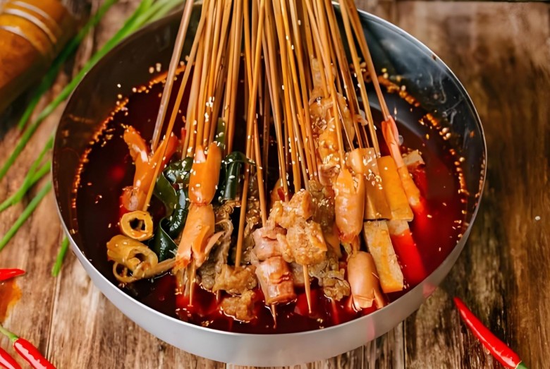 小春风扒炉串串香加盟