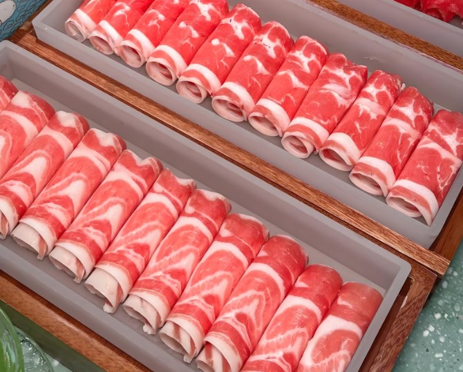 内蒙古草原鲜羔羊火锅