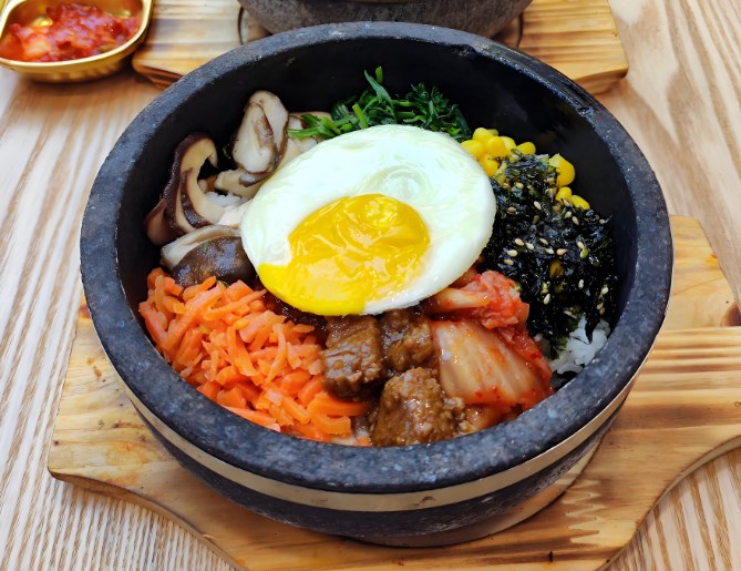 一之春石锅拌饭