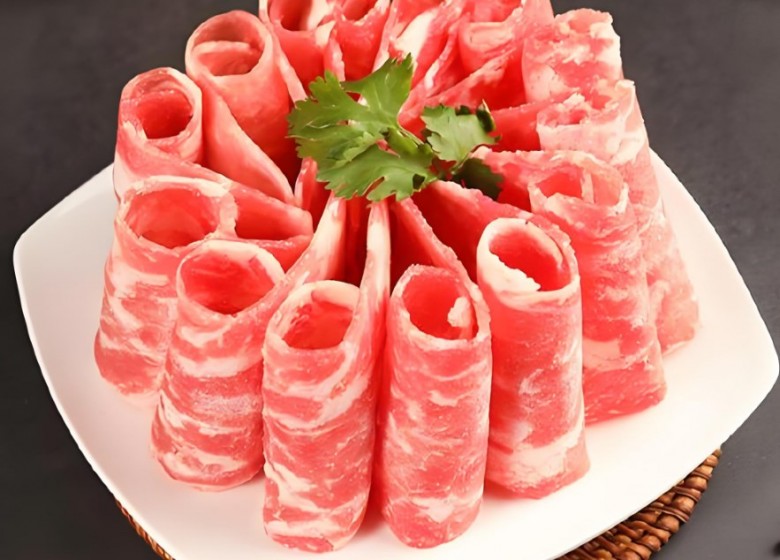 内蒙古草原鲜羔羊火锅