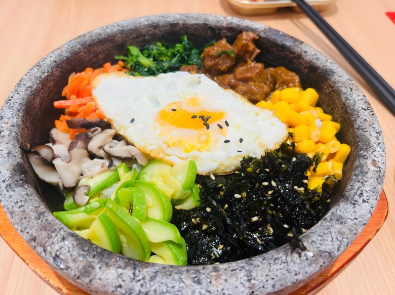 金年任石锅拌饭