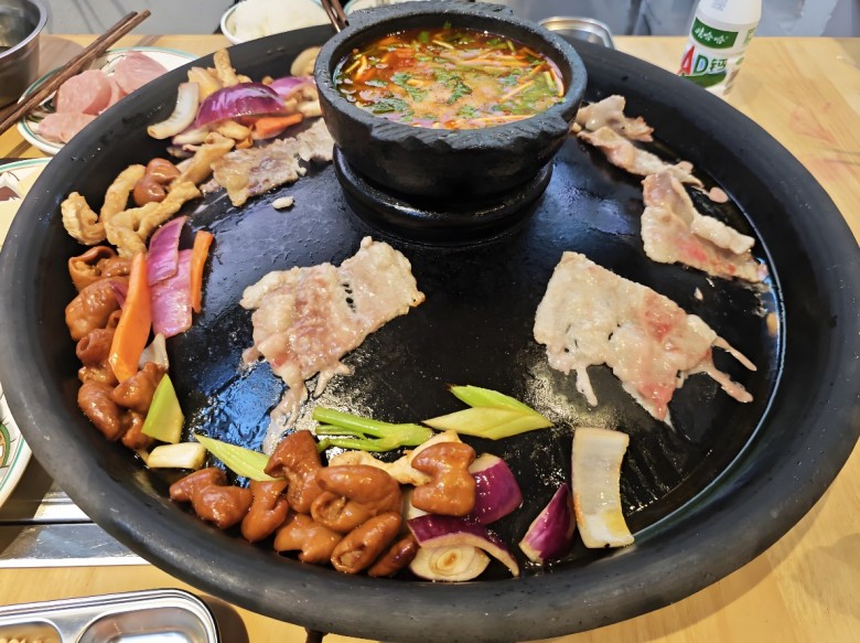 山蛮子贵州烙锅烤肉加盟