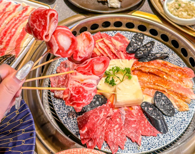 青牧里泥炉炭火烤肉
