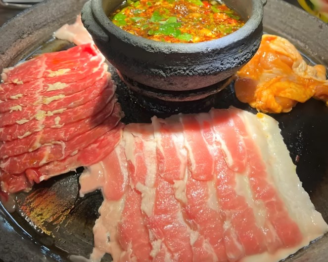 山蛮子贵州烙锅烤肉加盟