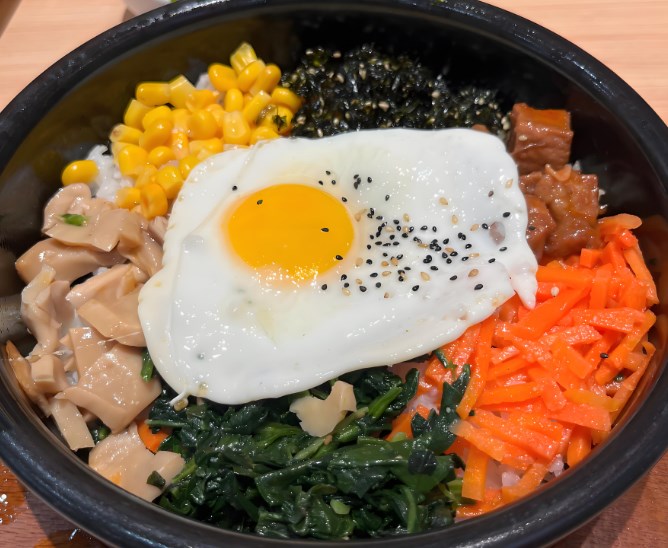 韩校校石锅拌饭