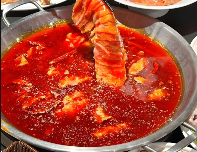 香辣麻三狠老火锅加盟