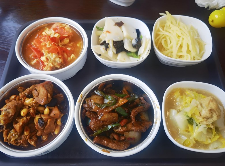 宜味客中式快餐加盟