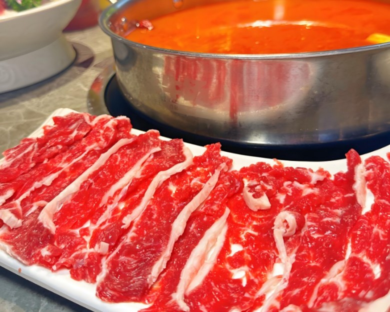 奔牛场番茄鲜牛肉火锅