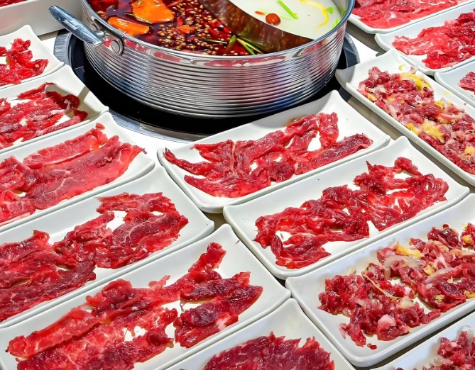 牛筐筐鲜切牛肉自助火锅