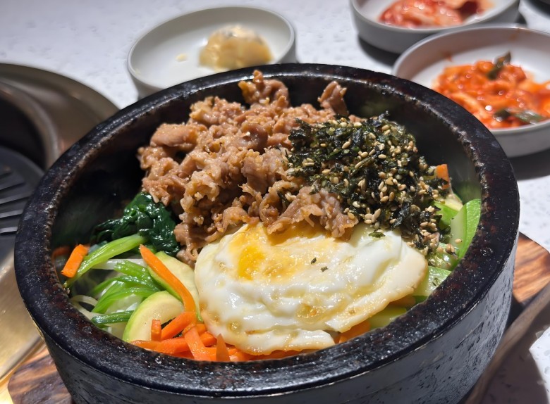 琪轩铭石锅拌饭