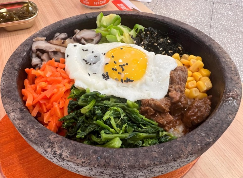 釜槿缘石锅拌饭加盟