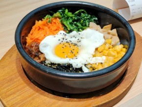 釜槿緣石鍋拌飯