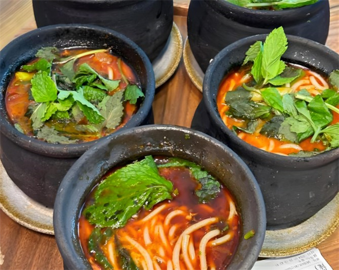 渝龙记罐罐米线加盟