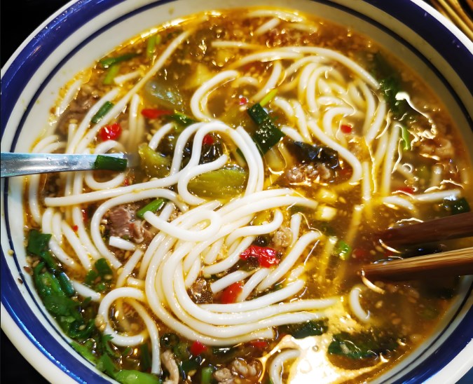 云阿蛮生烫牛肉米线加盟