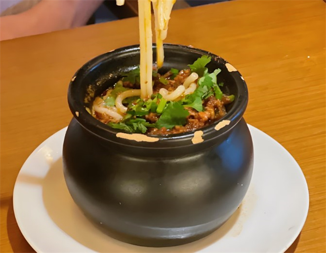 渝龙记罐罐米线加盟