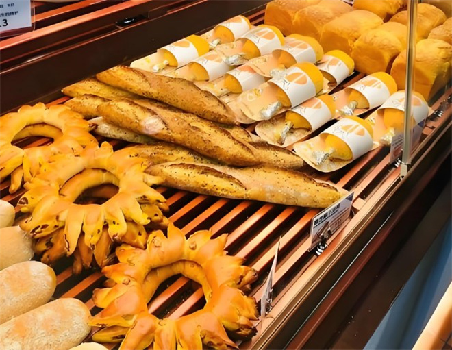 迪莉娅蛋糕面包