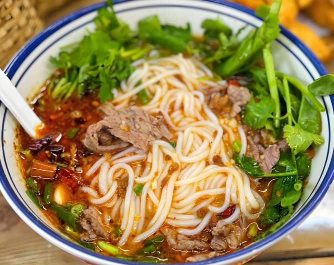 乔杉杉生烫牛肉米线