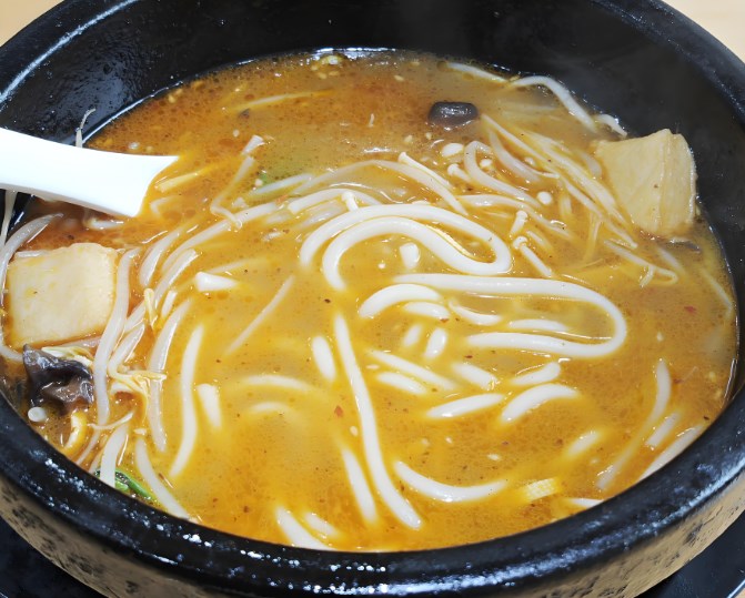 瑶家妹子过桥米线