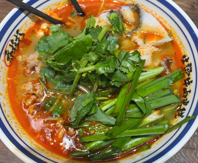 乔杉杉生烫牛肉米线