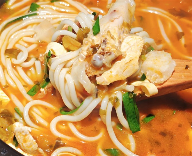 七彩云馆过桥米线