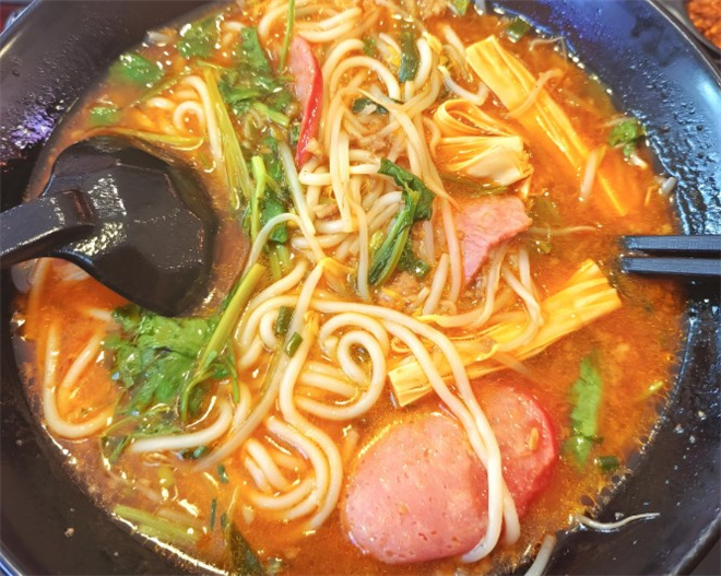 香港肥汁米兰小锅米线加盟