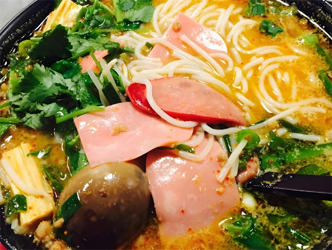 香港肥汁米兰小锅米线加盟